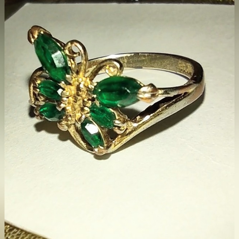 Vintage stamped 18KGE Emerald Stones Butterfly Shaped Gold Ring